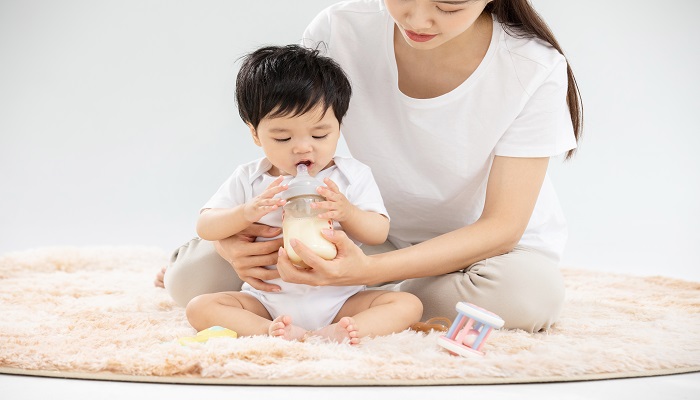 做梦梦见自己出母乳了是什么意思 做梦梦见自己出母乳了有什么预兆