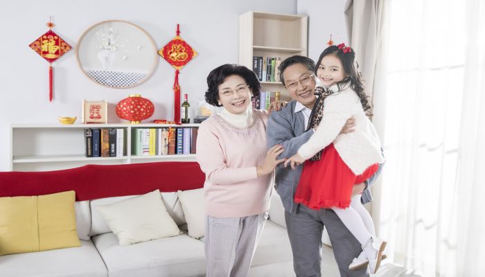 做梦梦见抱孙子 抱孙女是什么意思 做梦梦见抱孙子 抱孙女是什么预兆
