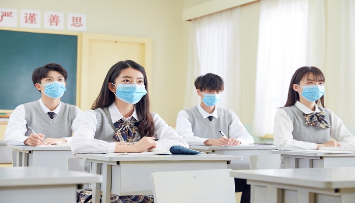 女人做梦梦见在课堂上听课