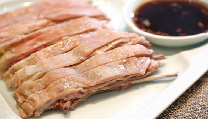 做梦梦见和别人一起吃羊肉