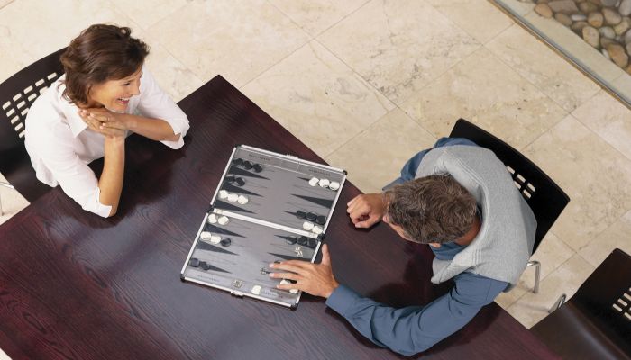 做梦梦见西洋双陆棋是什么意思 做梦梦见西洋双陆棋是什么预兆