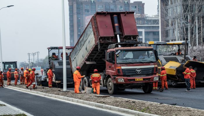 做梦梦见铺路是什么意思 做梦梦见铺路有什么预兆