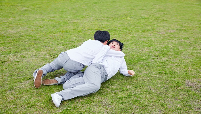 做梦梦见与人打架是什么意思 做梦梦见与人打架是什么预兆