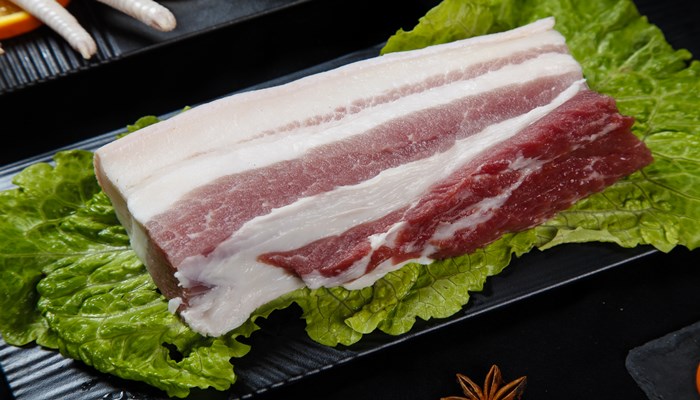 做梦梦见把肉切成一块一块的