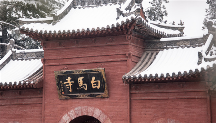做梦梦见自己和别人去寺庙