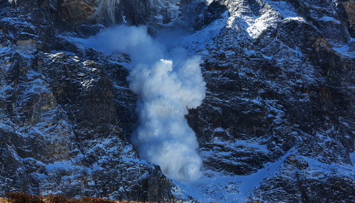 做梦梦到雪崩有惊无险
