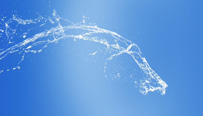 做梦梦见泼水是什么意思 做梦梦见泼水有什么预兆