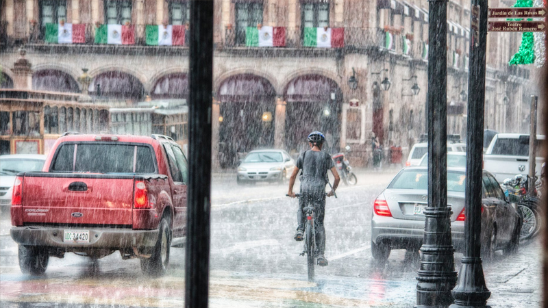 梦到下大雨是什么意思