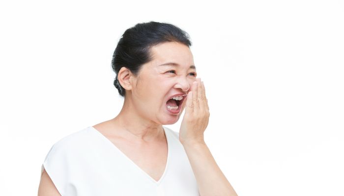 做梦梦见口中气味 口臭是什么意思 做梦梦见口中气味 口臭有什么预兆