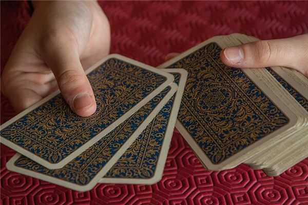 做梦梦见打牌是什么意思 做梦梦见打牌有什么预兆