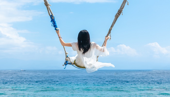 做梦梦见荡秋千是什么意思 做梦梦见荡秋天有什么预兆