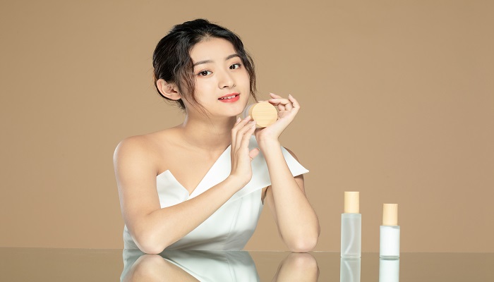 做梦梦见自己脸上好白