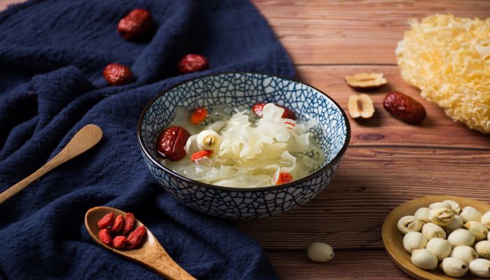 做梦梦见吃莲子汤是什么意思 做梦梦见吃莲子汤是什么预兆
