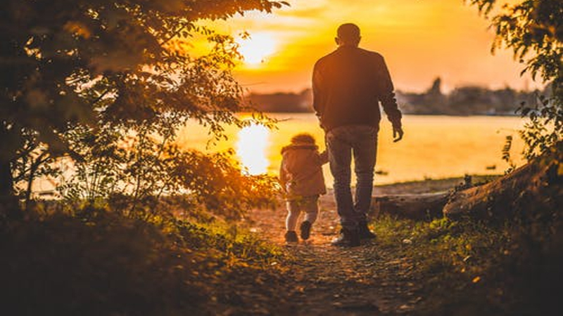 做梦梦见爸爸死了还办丧事什么意思