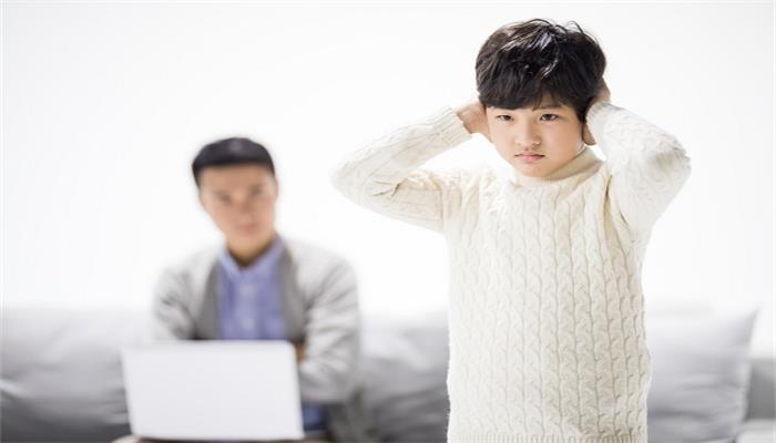 做梦梦见自己跟全家人吵架闹翻