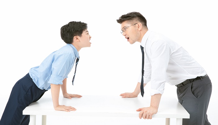 做梦梦见和家里人吵架代表什么意思