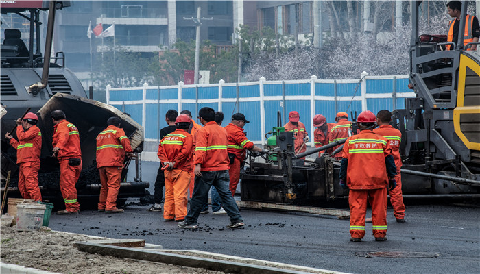 做梦梦见铺路面是什么意思