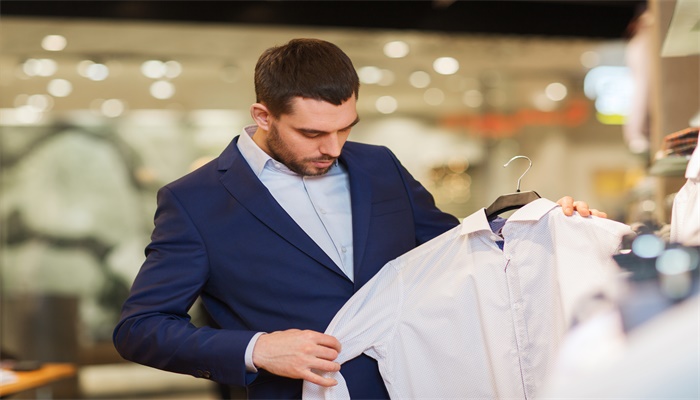 做梦梦见在服装店挑选衣服