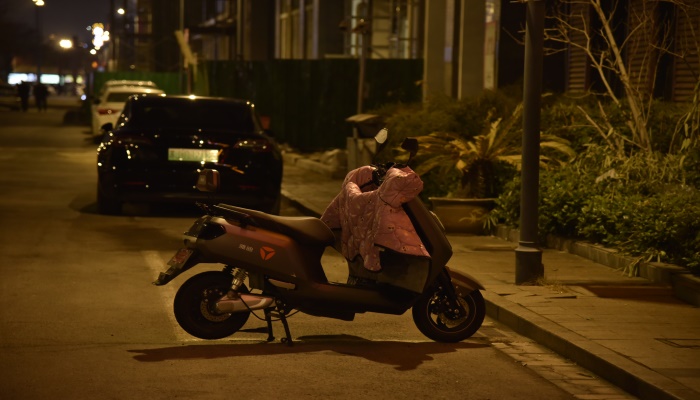 做梦梦见骑电动车