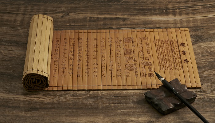 做梦梦见历书 年鉴是什么意思 做梦梦见历书 年鉴有什么预兆