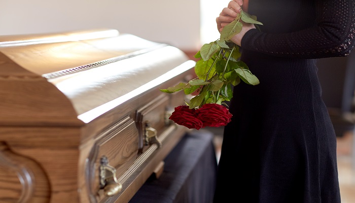 做梦梦见村中挖古墓是什么意思 做梦梦见村中挖古墓有什么预兆