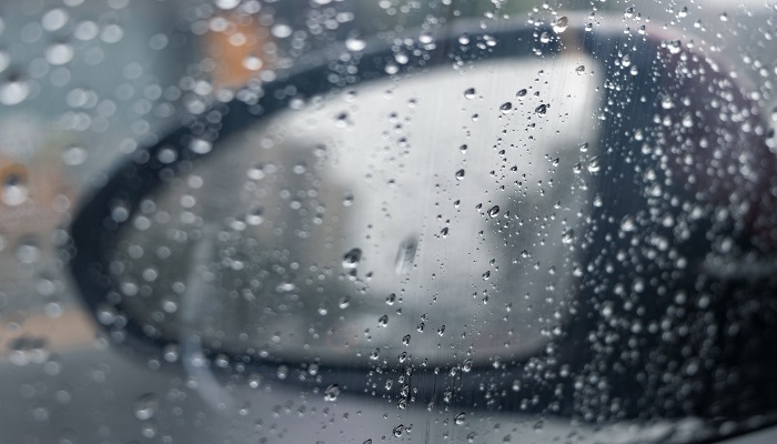 做梦梦见避雨是什么意思