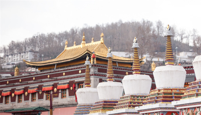 做梦梦见去寺庙烧香拜佛