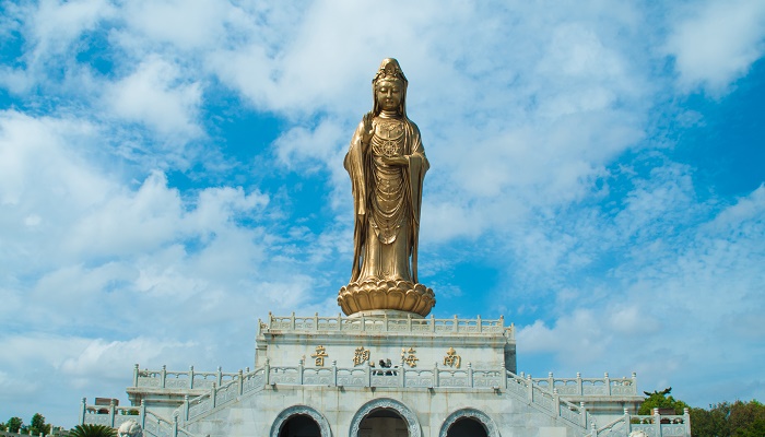 做梦梦见菩萨现身,还有佛光