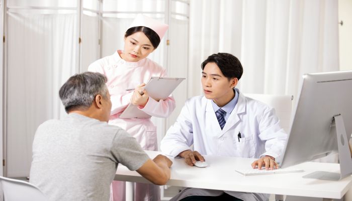 做梦梦见看医生是什么意思 做梦梦见看医生有什么预兆