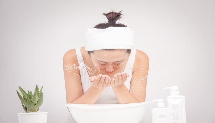 做梦梦见洗脸是什么意思 做梦梦见洗脸有什么预兆