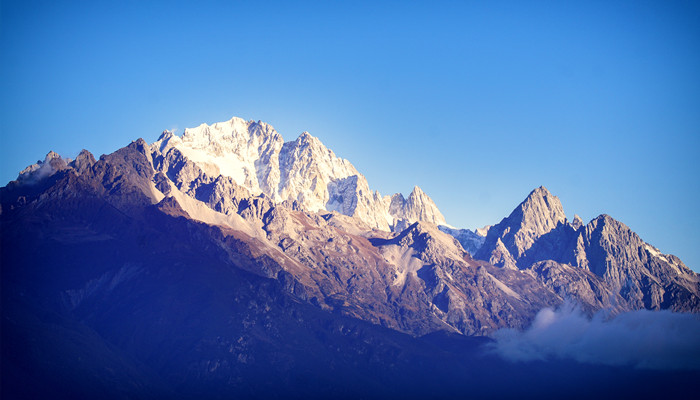 做梦梦见垮岩山
