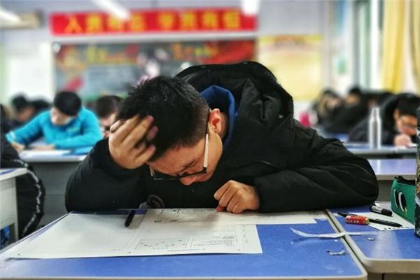 做梦梦见考试不会是什么意思 做梦梦见考试不会预示着什么