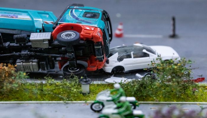 做梦梦见被车撞是什么意思 做梦梦见被车撞有什么预兆