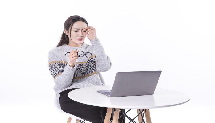 做梦梦见右眼跳是什么意思 做梦梦见右眼跳有什么预兆