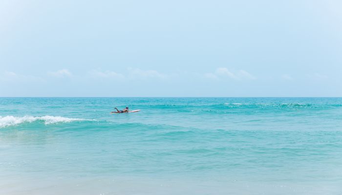 做梦梦见在大海里洗澡是什么意思 做梦梦见在大海里洗澡是什么预兆