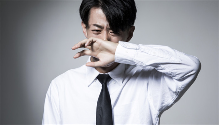 梦到活着的人去世大哭