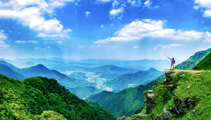 做梦梦见很高的山往下滑