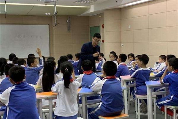 做梦梦见去上课没带书