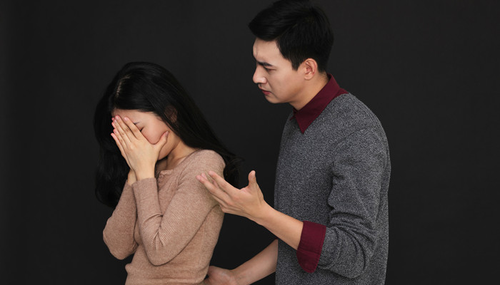 做梦梦见出轨被老婆发现