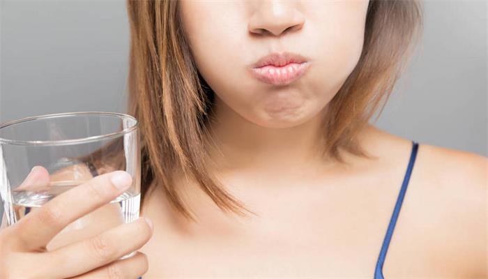 做梦梦见别人吐口水在我身上什么意思
