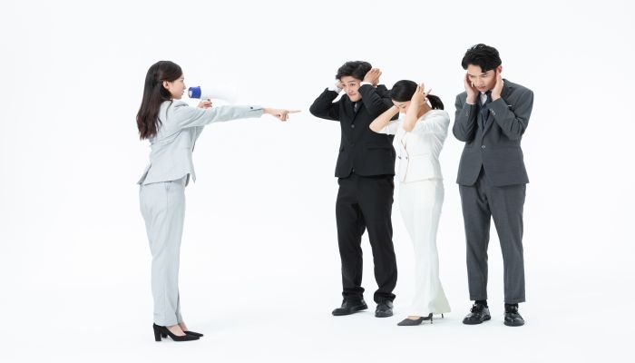 做梦梦见训斥青年一代