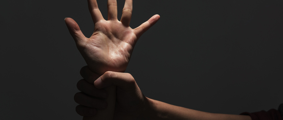 做梦梦见陌生男人强行要霸占我