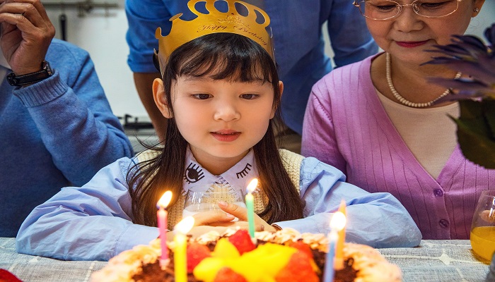 女人做梦梦见生日蛋糕是什么意思 女人做梦梦见生日蛋糕有什么预兆