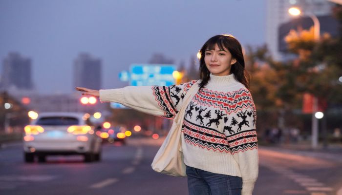 做梦梦见打车是什么意思 做梦梦见打车是什么预兆