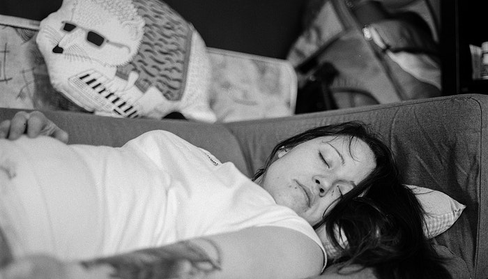 女人做梦梦见自己被绑架后逃脱