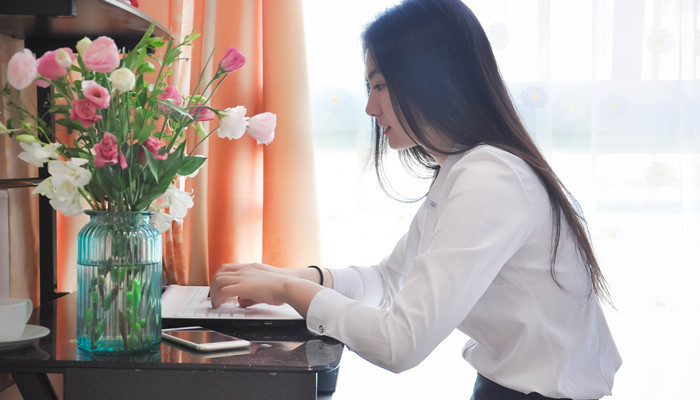 女人做梦做梦梦见邻家