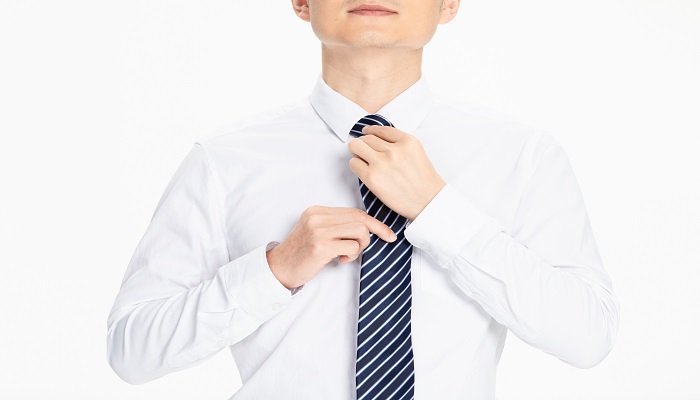 做梦梦见系领带是什么意思 做梦梦见系领带有什么预兆