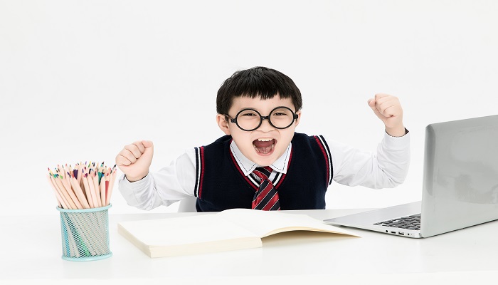 做梦做梦梦见男孩是什么意思