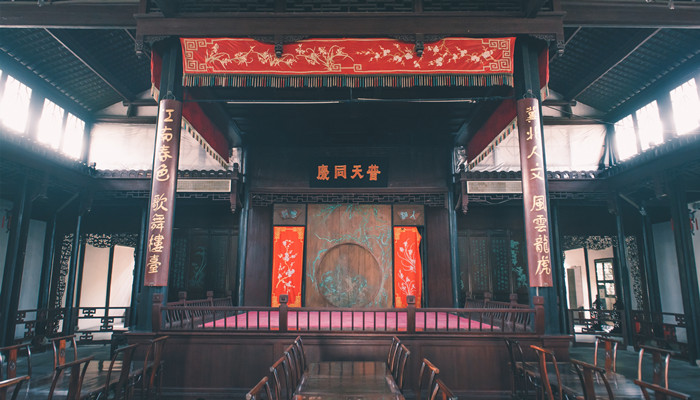 女人做梦梦见看戏是什么征兆