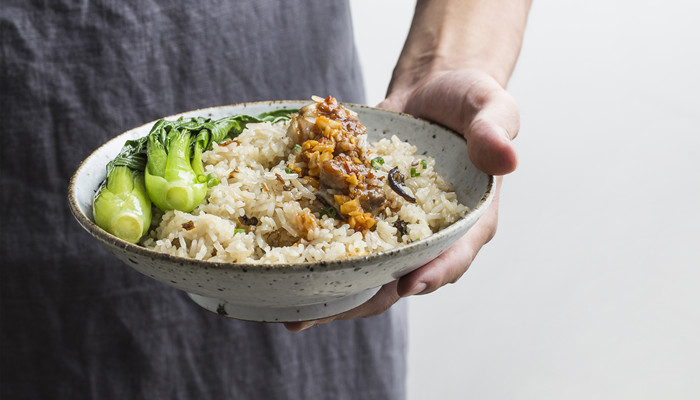 做梦梦见叔叔一个人吃饭